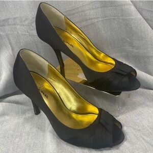 Touch of Nina Pumps Women 8M Black Satin Peep Toe Evening Heels FEXEL